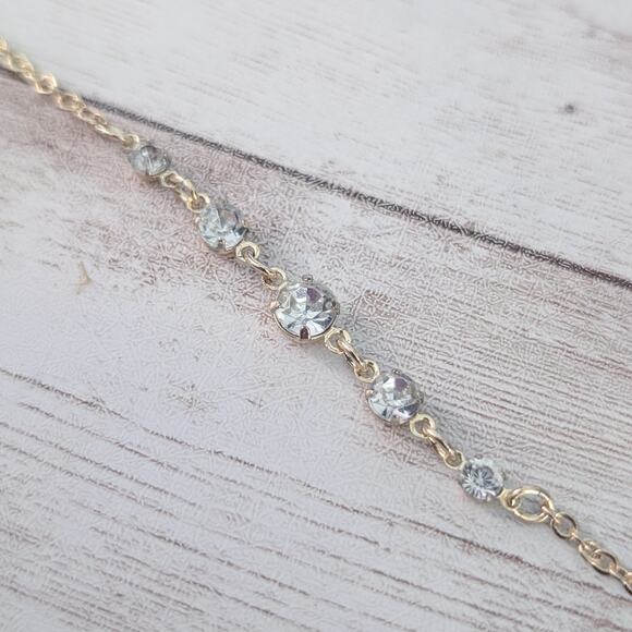 Vintage Avon SAQ Large Bracelet or Anklet Gold Tone with Clear Gems - Picture 3 of 11